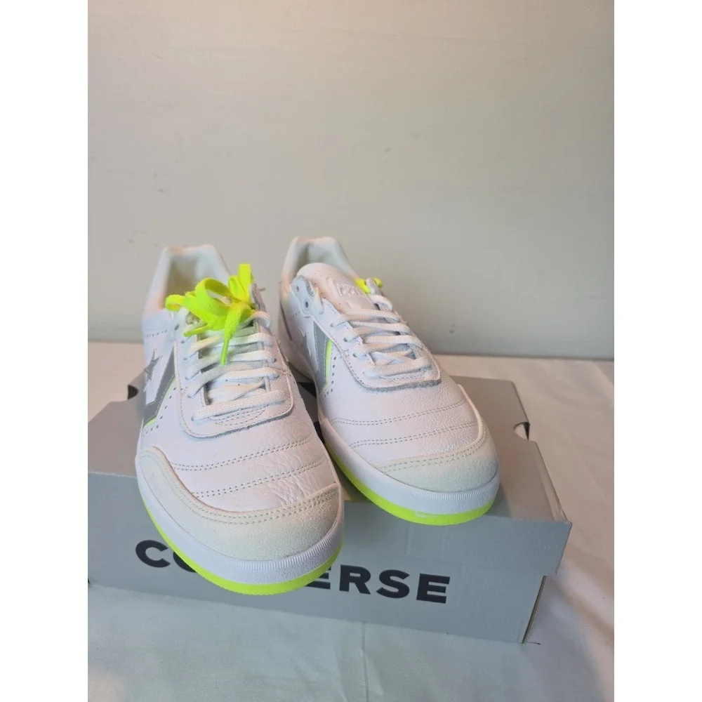 Converse cons louie